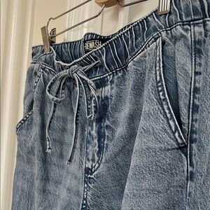 Denim Jogger Pants with Slit